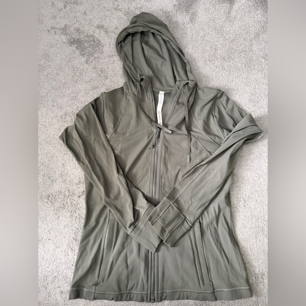 NWOT Lululemon Nulu Hooded Define Jacket Size 12 in Grey Sage